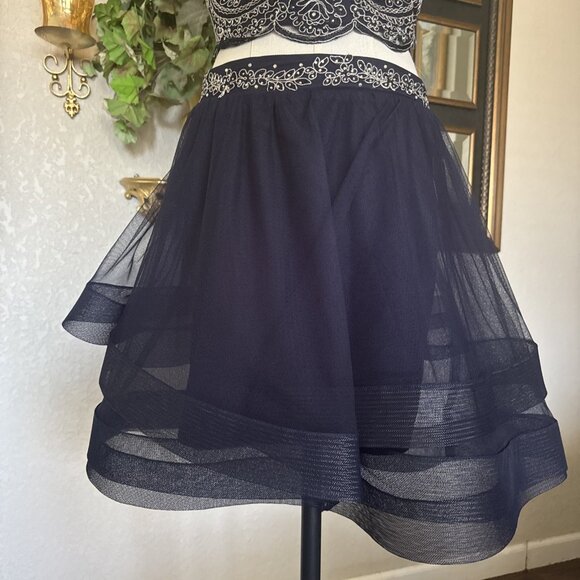Junior A-Line Skirt Top 2 Piece Dress Set Size 7 Navy Blue Metallic Embroidered - Picture 11 of 16